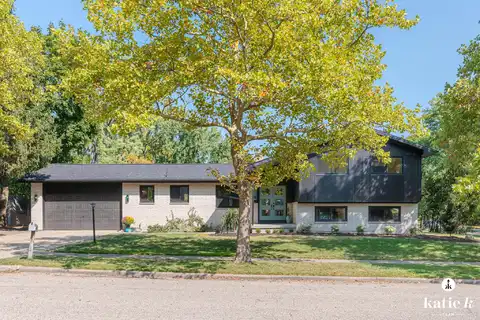 2200 Rolling Hills Drive SE, Grand Rapids, MI 49546
