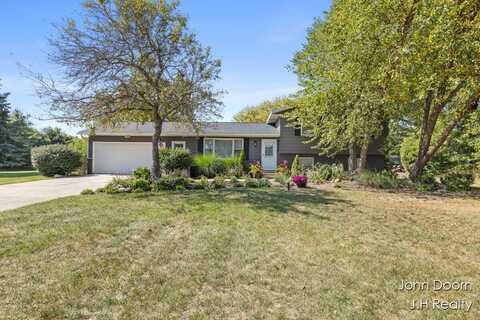 885 Alden Nash Avenue SE, Lowell, MI 49331