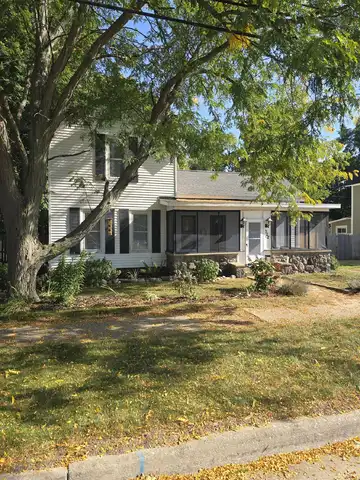 322 Oak Street, Dowagiac, MI 49047