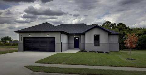 127 E Teakwood Avenue, Clever, MO 65631