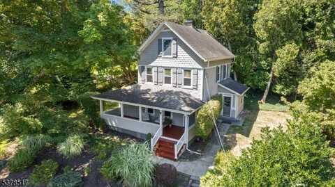 254 Runnymede Rd, West Caldwell, NJ 07006
