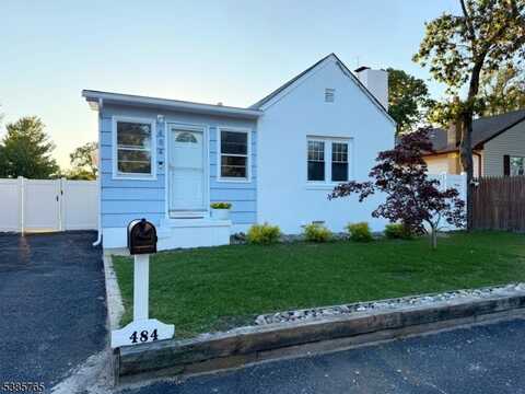 484 Bara St, Brick, NJ 08723