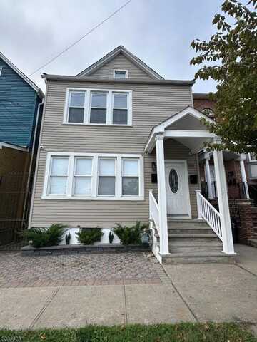 750 Trumbull St, Elizabeth, NJ 07201