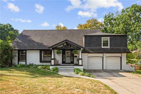 330 E Bridlespur Drive, Kansas City, MO 64114