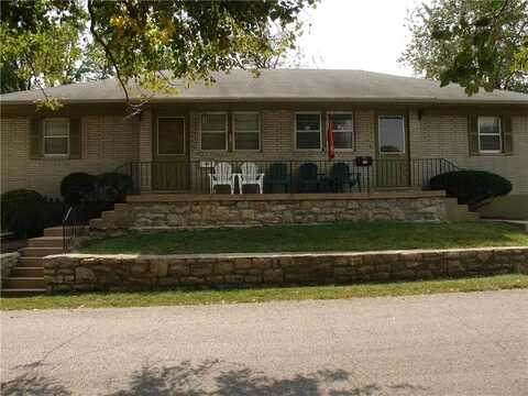 10559/10561 E Lake Drive, Independence, MO 64053