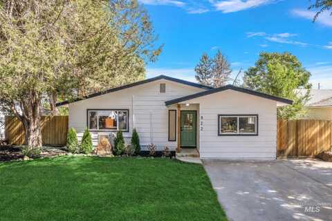 922 S Commercial Ave, Emmett, ID 83617