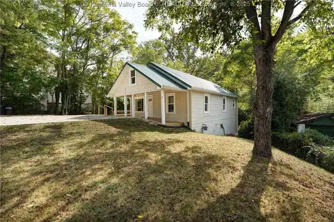 207 Crestview Drive, Charleston, WV 25302