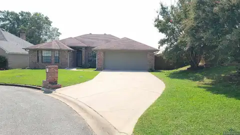 225 Woodcreek Drive, Longview, TX 75605