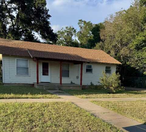 715 W Davis Street, Memphis, TX 79245