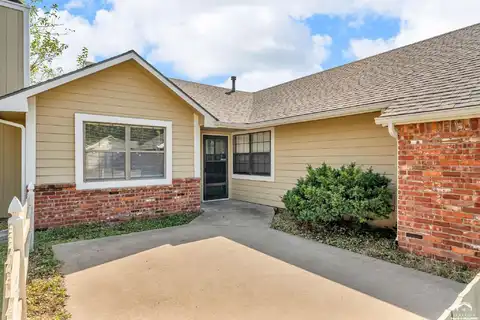 3721 Pinnacle Court, Lawrence, KS 66049