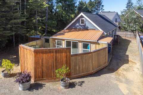 5045 N US-101, Depoe Bay, OR 97341
