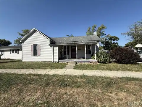 415 N Elm Street, Saint Elmo, IL 62458