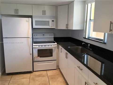 9359 Fontainebleau Blvd, Miami, FL 33172