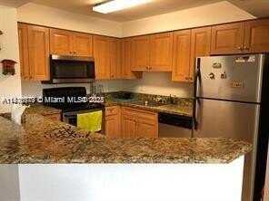 5231 Geneva Way, Doral, FL 33166