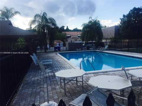 8209 SW 24th St, North Lauderdale, FL 33068