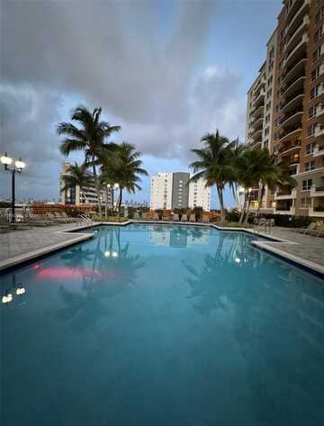3232 SW 22nd Ter, Miami, FL 33145