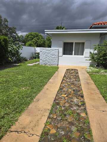 445 NW 125th St, North Miami, FL 33168
