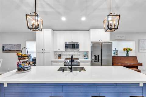 9886 NW 2nd St, Plantation, FL 33324