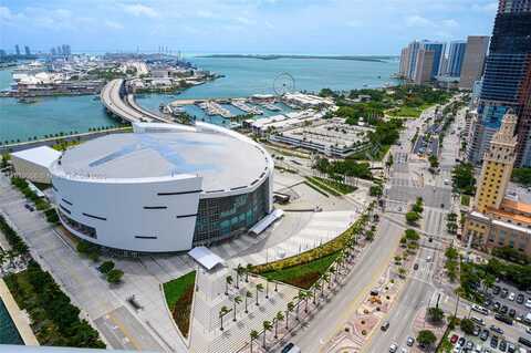 888 Biscayne Blvd, Miami, FL 33132