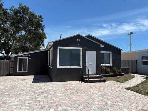 215 SW 17th St, Fort Lauderdale, FL 33315