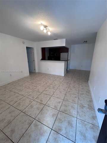 6040 Shakerwood Cir, Tamarac, FL 33319