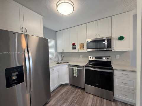 9001 Sunrise Lakes Blvd, Sunrise, FL 33322