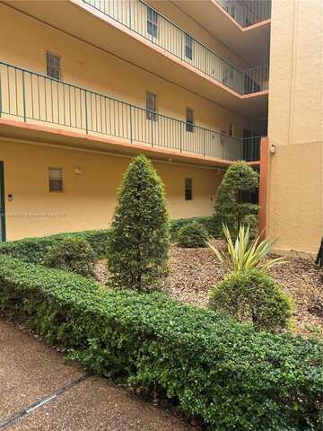 1975 W 44th Pl, Hialeah, FL 33012