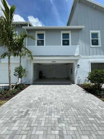 4466 Longwood Lake Sq, Lake Wales, FL 33470