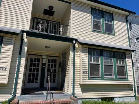 308 S 3rd Avenue S, Highland Park, NJ 08904