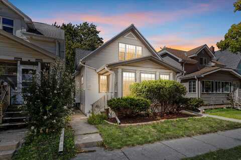 1321 S 73rd St, West Allis, WI 53214