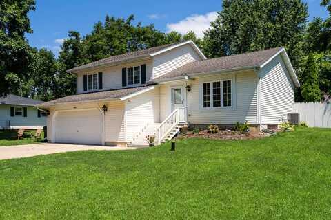 N7686 Rendell Dr, Elkhorn, WI 53121
