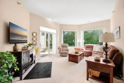 7045 S Riverwood Blvd, Franklin, WI 53132