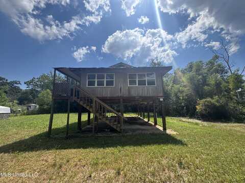 8533 Maple Avenue, Ocean Springs, MS 39564
