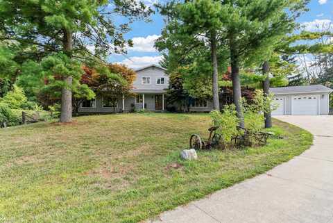 1061 Rose Center, Fenton, MI 48430