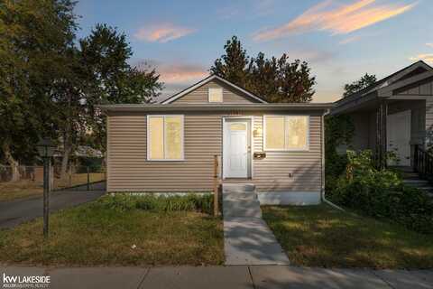 8281 Meadow, Warren, MI 48089