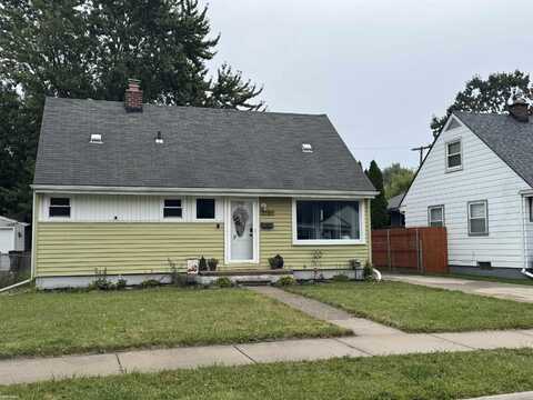 25764 Mackinac, Roseville, MI 48066