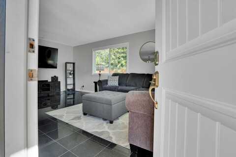 2417 Andre LN, TURLOCK, CA 95382