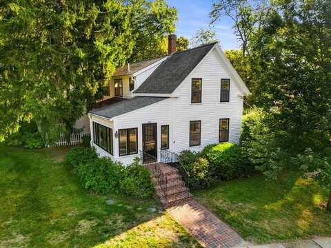 486 Main St, Amesbury, MA 01913