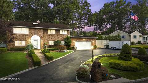 12 Hamilton Avenue, Morganville, NJ 07751