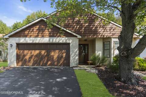 102 Murray Hill Terrace, Marlboro, NJ 07746