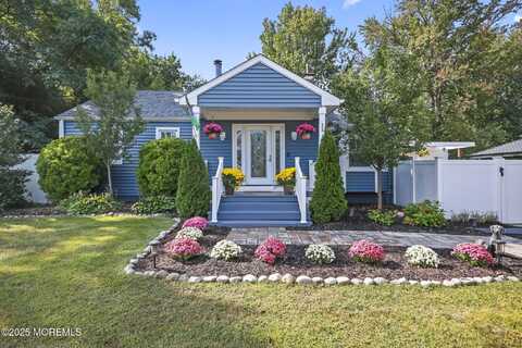 28 W Park Avenue, Belford, NJ 07718