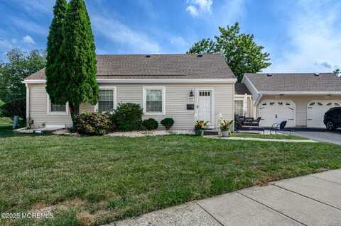 166 Cours De Lorraine, Freehold, NJ 07728