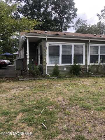 5 Willow Street, Toms River, NJ 08757