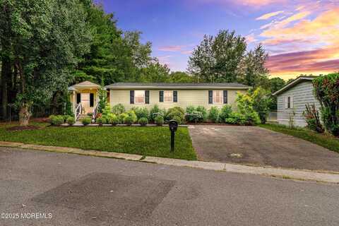 7 Fallow Drive, Manalapan, NJ 07726