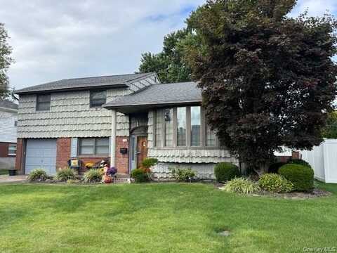 24 Patricia Lane, Syosset, NY 11791