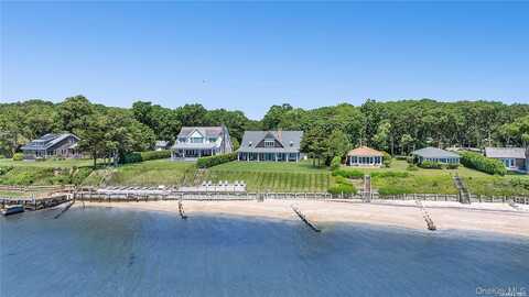 2100 Park Avenue, Mattituck, NY 11952