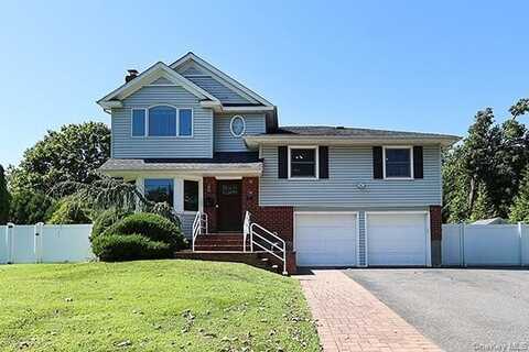 15 Hedgerow Lane, Commack, NY 11725