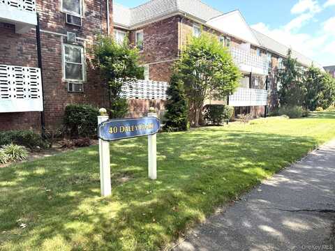 40 Daley Place, Lynbrook, NY 11563