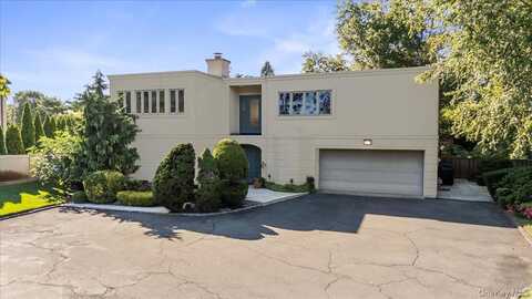292 Breezyway, Lawrence, NY 11559
