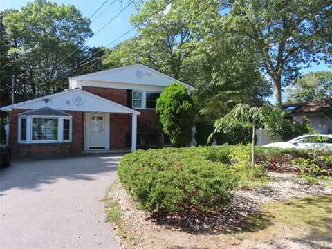1210 Smithtown Avenue, Bohemia, NY 11716